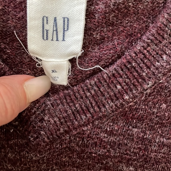 Gap v neck sweater - Picture 2 of 3